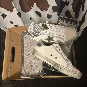 Brand new just bought never worn vintage Havana size 6 1/2 run big fits a 7